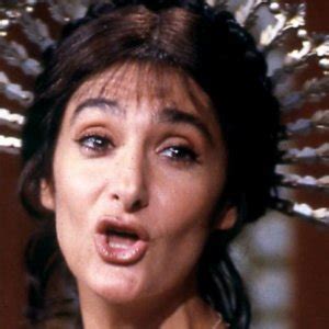 E' scomparsa all'età di 63 anni in un giorno d'estate, la grandissima attrice comica anna marchesini, per tutti conosciuta come anna. I promessi sposi (MINISERIE TV IN 5 PARTI) (1990) - Film ...