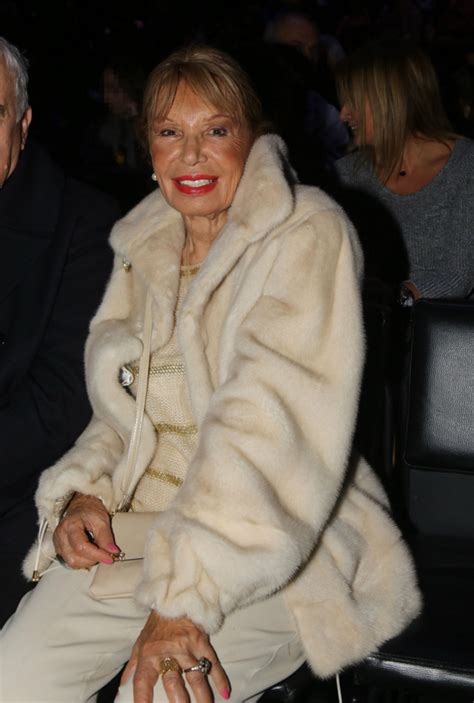 Η μεγάλη κυρία του κινηματογράφου, ρίκα διαλυνά γιόρτασε σήμερα τα 87α γενέθλιά της μαζί με καλούς φίλους στο πόρτο χέλι. Πώς είναι σήμερα η Ρίκα Διαλυνά; (pic) | mononews