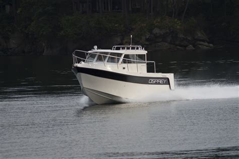 It features 360 degree visibility, full walk around deck, electric or manual controls, stand up head with. 30 Long Cabin - Osprey Pilothouse