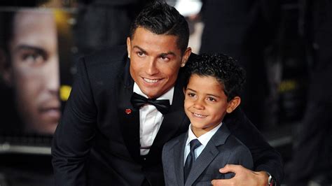 Skills, goals, freekick & tricks). Cristiano Ronaldo Jr.: Schon jetzt ein süßer Gentleman ...