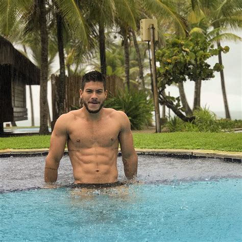 Cantor • compositor • ator • empresário | contato profissional: Homem mais sexy: Arthur Aguiar - 7º colocado - ISTOÉ ...