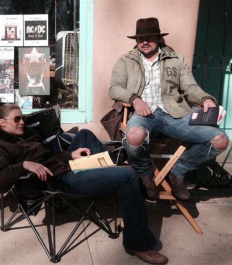 Katee sackhoff (@kateesackhoff) | твиттер. Karl Urban and Katee Sackhoff on the set of Longmire