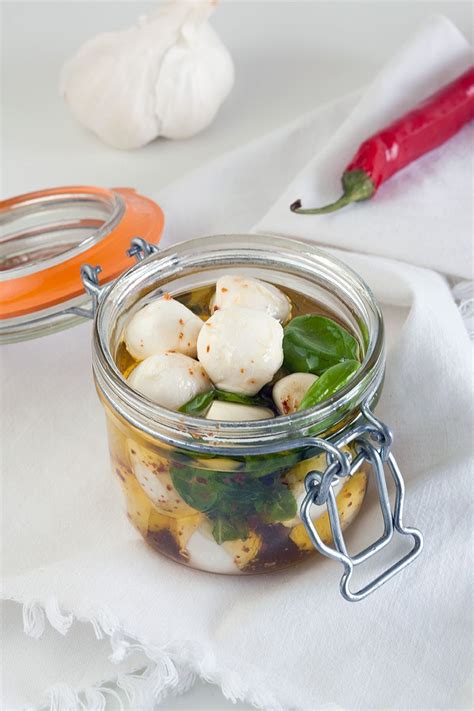 Marinated mini mozzarella | Mozzarella, Mozzarella balls ...
