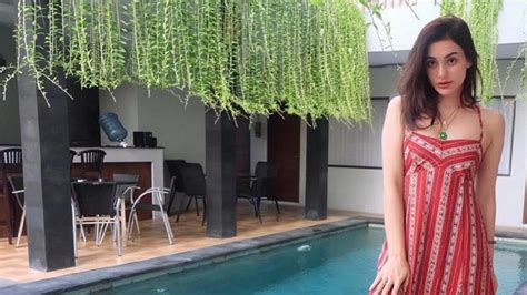 Hal itu akibat cuitannya yang mengatakan sudah menyerah menasehati suaminya jerinx sid dan nora alexandra (sumber: Nora Alexandra, Model Berdarah Swiss yang Ogah Foto Seksi ...