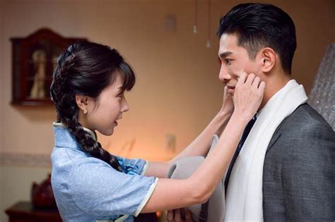 #back to 1989 #ivy shao #marcus chang #1989一念間 #張立昂 #邵雨薇 #20 #taiwan #twdrama #dramagifs #settv #gifs #mine #kiss #littlecloverstar #lyricalstars. 穿了又穿 張立昂、邵雨薇從1989到民初「上海灘」 - 中時電子報