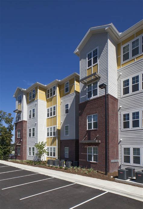 The washing equipment is professional grade that includes several washing settings that spray the best quality foaming soap, liquid wax sealer, and ionized spot free rinse that eliminates the need to towel dry your vehicle. Amenities for Student Living | Forum at Tallahassee