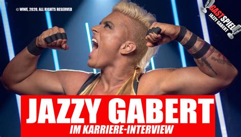 Schüchtern steht jazzy gabert eines nachts an dem ort, der ihr leben verändern wird: Gastspiel #13: "Alpha Female" Jazzy Gabert | Headlock ...