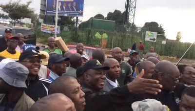 WATCH President Ramaphosa on his morning walk in Soweto