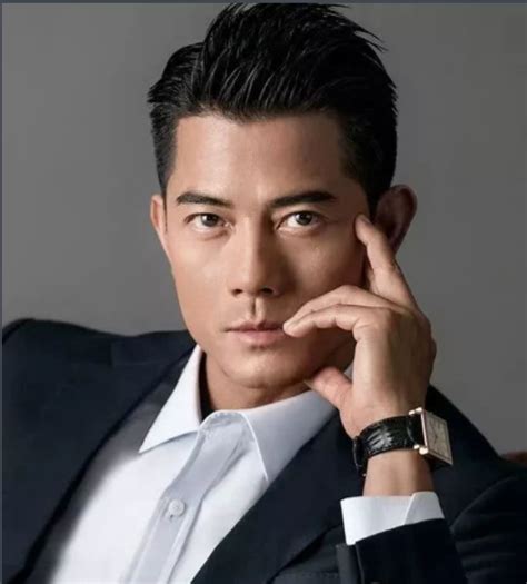 Superstar aaron kwok(郭富城) went public with his chinese model girlfriend moka fy(方媛) last year. 郭富城的"鞋子论"是什么意思_百度知道