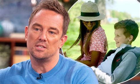 .presenter simon thomas and his reported new girlfriend derrina jebb were pictured braving the sky sports anchor simon thomas, 46, arrived at cheltenham racecourse today to enjoy gold cup. Widowed Simon Thomas shares sweet snap of son Ethan and ...