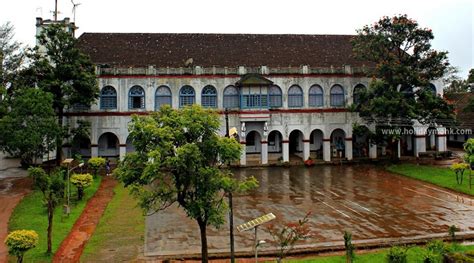 Découvrez pourquoi l'ibbani cadu estate homestay est la chambre d'hôtes préféré des voyageurs visitant madikeri. Madikeri Fort - Homestays & Resorts in Coorg | Coffee Estate