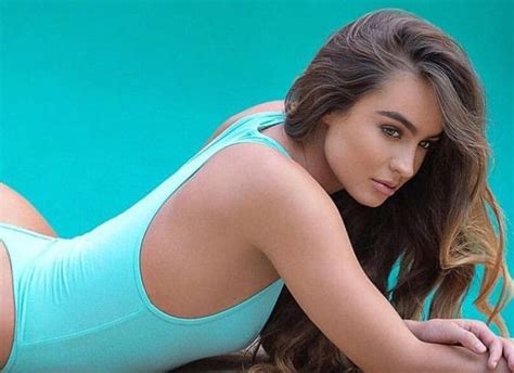 Many famous men and women have dated sommer ray, and this on love island us in september 2020, contestant bennett sipes revealed that he had a famous ex top 10 current queries in people: Sommer Ray Biography, Age, Wiki, Net Worth, Height, Weight ...