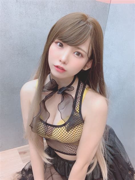 Enako (えなこ, born january 22, 1994) is a japanese professional cosplayer, voice actress and singer. 日本一のコスプレイヤー"えなこ"南国グアムで魅せた水着姿 ...