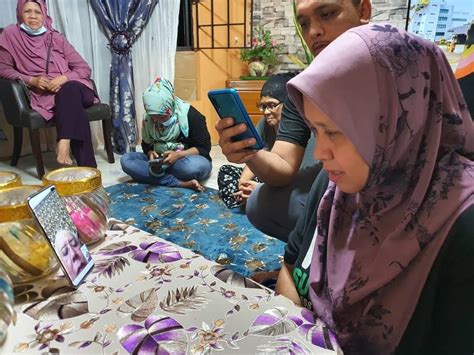 Make social videos in an instant: DS Najib Razak Dipuji Netizen Kerana Menghubungi Keluarga ...