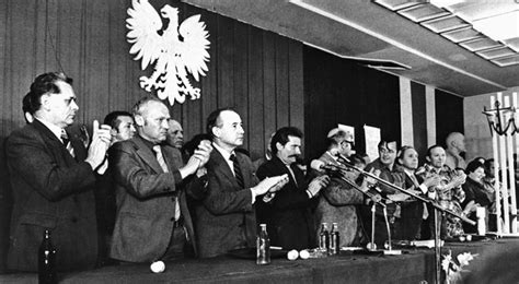 The gdańsk agreement was an accord reached as a direct result of the strikes that took place in gdańsk, poland. 34. rocznica porozumień sierpniowych - RadioMaryja.pl