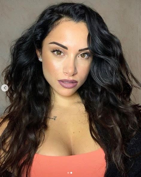 Alessia caracciolo, known professionally as alessia cara, is a canadian singer/songwriter. Alessia Prete Instagram, abbigliamento sportivo come ...
