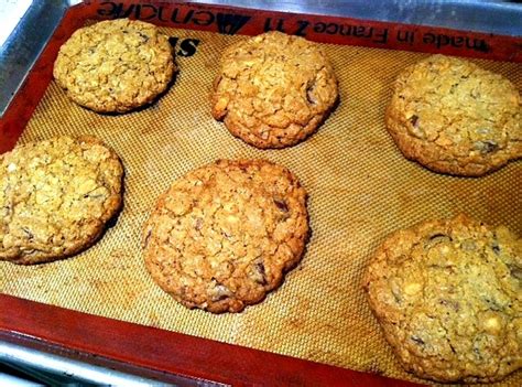 Despite the fact that cookies and the holidays are a major power couple in december, not all of us inherited baking. 60 Easy Pioneer Woman Christmas Cookies : JUST GOT THE ...