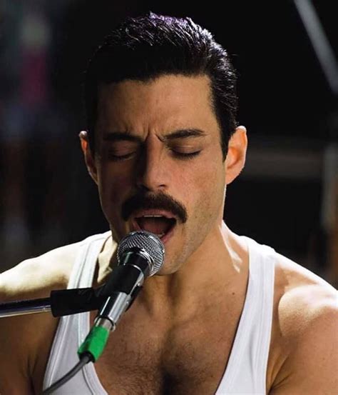 Bohemian rhapsody ein film von bryan singer mit rami malek, gwilym lee. Pin von Anni auf Bohemian Rhapsody Movie | Musik, Vampire ...