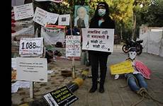 rape gang indian rapist released india case delhi protests murder cnn convict erupt after woman placard