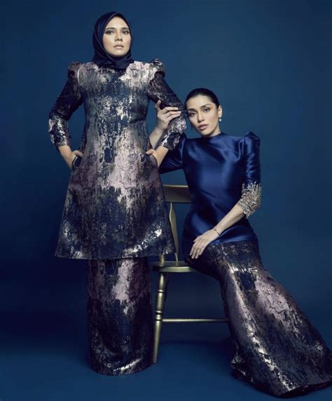 Fashion designers, rizman ruzaini feature their latest bridal couture at the wedding kl 2017. Malaysian fashion designers unveil their 2020 Raya collections