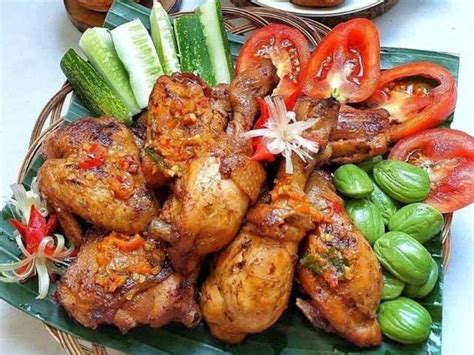 Ayam bakar literally means roasted chicken in indonesian and malay. Bacem Ayam : Resep Ayam Bacem Mudah Super Nagihh Nambah ...