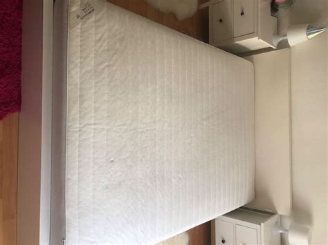 Mit rund 20 kg gewicht für die größe 140 x 200 cm ist diese ikea matratze relativ. Ikea Matratze 140x200 + free dart board | Kaufen auf Ricardo