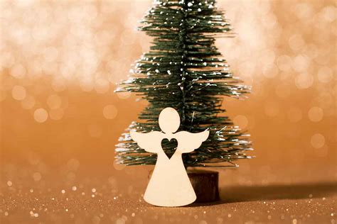 Maybe you would like to learn more about one of these? volunteeer christmas decorating Storyandtoy.com