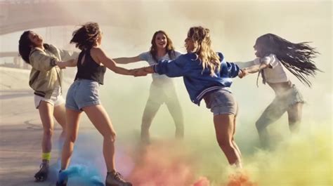 Keep me coming 'cause you're all that i need you give me love, i'll give you everything that you want as long as you love me. "Sweet Lovin'" : Sigala livre un clip coloré pour son ...