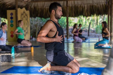 See full list on twomonkeystravelgroup.com The Complete Yoga Retreat Packing List - Central & South ...