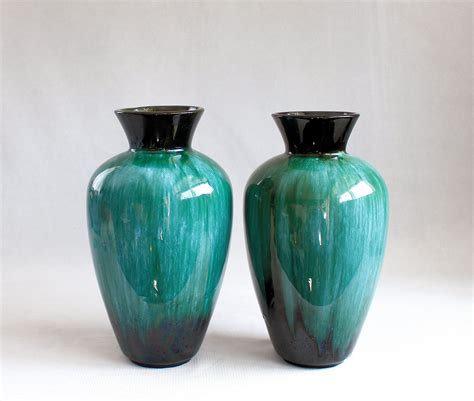 Don't just get your mum flowers, get them something chic to put it in, like the les fleurs studio lime green ceramic vase (£79). Blue Mountain Pottery13 Vase Green Ceramic Vase Retro ...