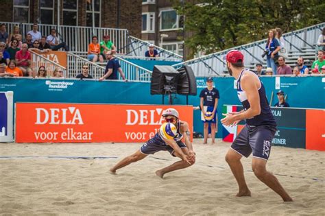 Daniele lupo e paolo nicolai sono la coppia top del beach volley mondiale. Beach volley, World Tour 2019 Varsavia. Lupo/Nicolai e ...