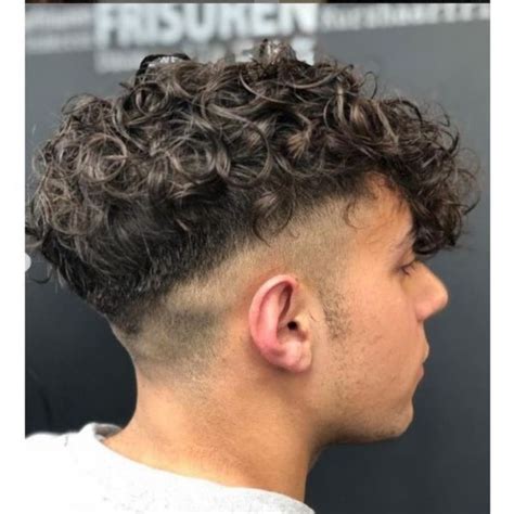 We have a variety of mens hairstyles in short, medium and long lengths, and in different hair textures and categories. 100+ Awesome Wavy Hairstyles For Men | Man Haircuts in ...