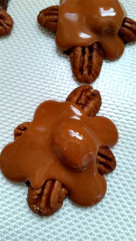 How to make caramels that are soft, chewy and perfectly melt away in your mouth. How To Make Turtles With Kraft Caramel Candy - Homemade Chocolate And Caramel Pecan Turtles Big ...