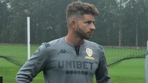 Sign up to lutv to watch the latest leeds united videos including match highlights, team news and interviews with the manager and players. 32Red sign two year extension - Leeds United