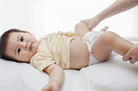 Bayi jarang bab tepi sering kentut penting diperhatikan oleh para ibu. Normalkah Jika Bayi ASI Jarang BAB? - Alodokter
