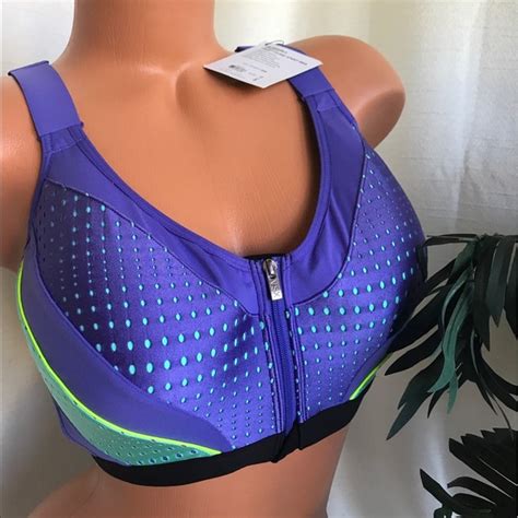 Pick the style that speaks to you and prepare to fall in love so hard you'll want to toss all your other sports bras for good. 55% off Victoria's Secret Other - NWT VS 34c,34ddd ...