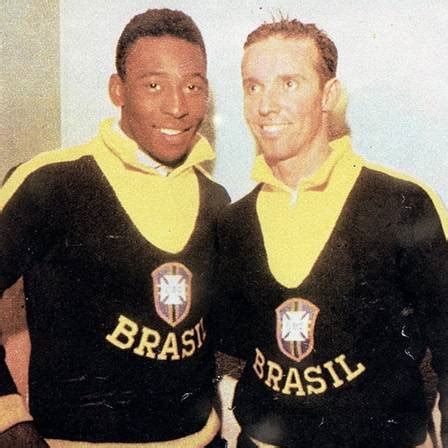 'tem que ir ao hospício'. Pelé acha foto de 58 com Zagallo, e faz homenagem pelo ...