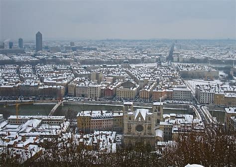 39 jours de neige en 2010 sur lyon, c'est un record! Météo : la semaine sera glaciale à Lyon