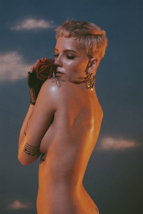 Halsey is an american singer, songwriter, and activist. Halsey Announced As Billboard Hot 100 Music Festival ...