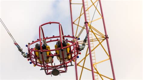 Saturday evening, two occupants were seated in the vertical accelerator at the cobra adventure. Bungee cord snaps on slingshot ride at Florida adventure park