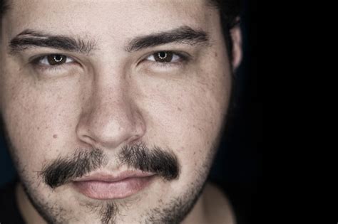 Joia rara é uma telenovela brasileira produzida pela tv globo, transmitida originalmente de 16 de setembro de 2013 a 4 de abril de 2014, em 173 capítulos, 3 com o último capítulo reexibido em 5 de abril de 2014. Tiago Abravanel quer se livrar de Tim Maia ...