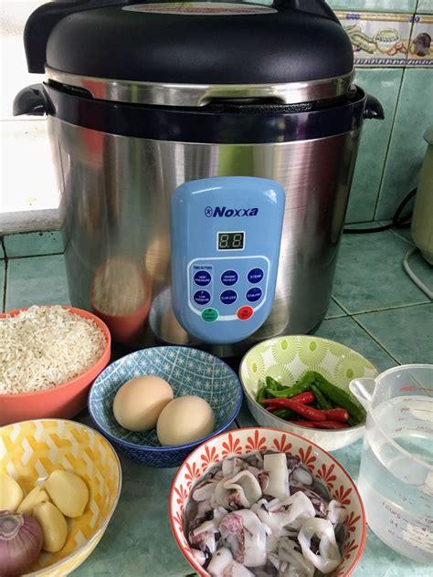 Memasak nasi daging jadi mudah dengan pc noxxa dan perencah nasi daging iman (gambar perencah nasi daging iman lupa nak ambik, saya ambik gambar perencah masak hitam kashmir. Blog Akak Kembang: RESEPI NASI GORENG SOTONG NOXXA