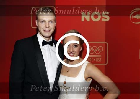 Jul 25, 2021 · 8 juli sanne en lieke wevers ontbraken bij de mediamiddag die gymnastiekbond kngu had georganiseerd met de olympische turnploeg die zondag afreist naar japan. Fotoarchief Peter Smulders BV