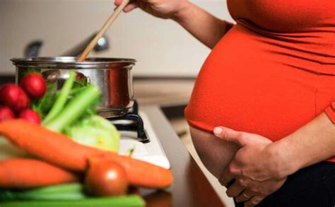 Ibu hamil yang melewatkan sarapan malah cenderung menyantap makan siang dengan porsi yang lebih. Tips Diet Vegetarian untuk Ibu Hamil yang Sehat dan Alami ...