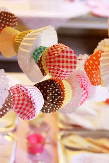 All paper decorations have a big factor of cuteness, but this ice cream garland by oh happy day is an absolute winner! 8 Easy and Awesome DIY Party Decorations