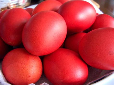 Bolekah ibu hamil makan telur asin? Perayaan dan Tradisi Telur Merah - Wonderful World