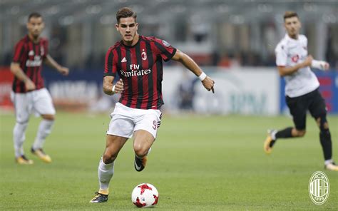 In the info box, you can filter by period, club, type of league and competition. In Search of André Silva - Milan Obsession