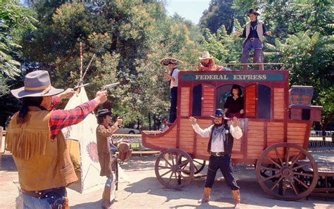 Fantasilandia inaugura nuevo juego con ninos del hogar de cristo. Fotos históricas: Recorre los 40 años de Fantasilandia ...