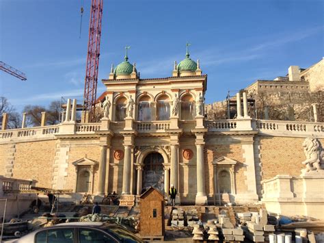 Even though buda maintained its 18th century connections for the longest time, varkert bazar was a channel for pest to keep its old 19th century. Mindjárt elkészül a Várkert Bazár - Egy nap a városban