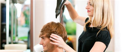 » weitere 4 übersetzungen für friseurin innerhalb von kommentaren. Ausbildung Friseur Friseurin - alle-ausbildungsstellen.de